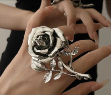 Load image into Gallery viewer, Rosetta Ring