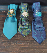 Load image into Gallery viewer, Blue Swan Brooch
