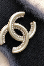 Load image into Gallery viewer, CC Pearl Brooch
