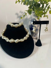 Load image into Gallery viewer, Baroque Pearl Necklace Set
