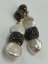 Load image into Gallery viewer, Pearl Black Drop Earring
